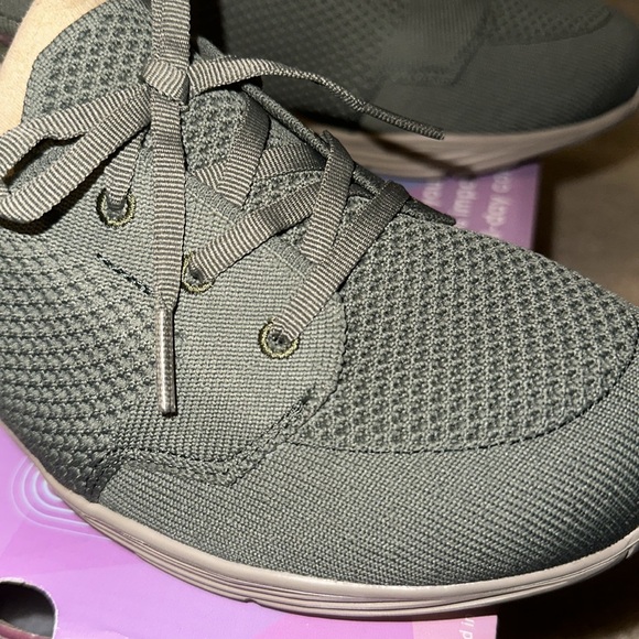 Skechers memory foam knit sneaker scallop edge - Picture 16 of 16